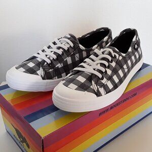 NWB Rocket Dog ChowChow Park Black / White Checker Cotton Sneaker, Size 8